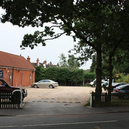 The Wellington Arms Hotel Sandhurst  Exterior photo