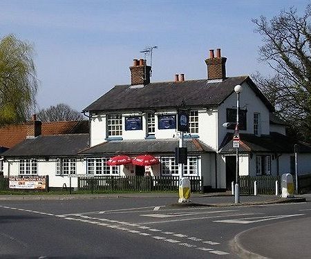 The Wellington Arms Hotel Sandhurst  Exterior photo