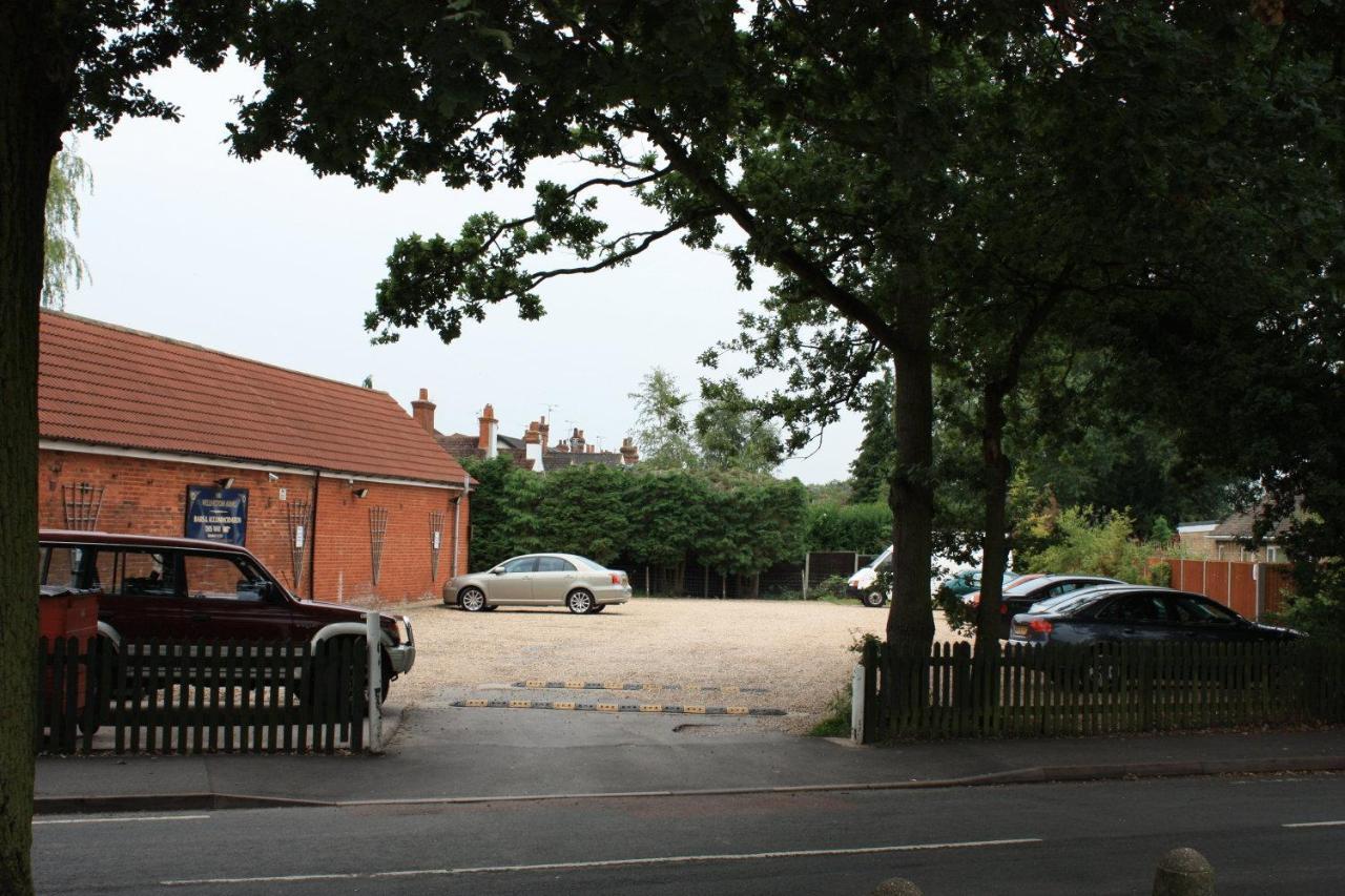 The Wellington Arms Hotel Sandhurst  Exterior photo